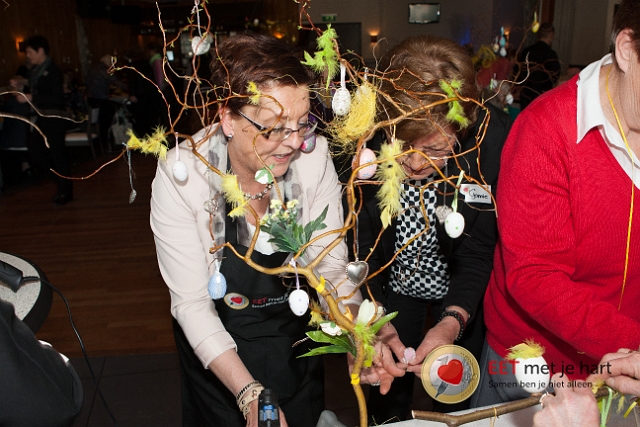 20150322 frans versteden fotografie - tilburginbeeld FRVE0816.jpg - eet met je hart lunch en creatieve workshop paastakken maken